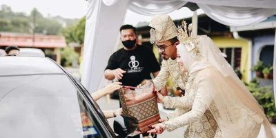Gambar Dan Video Kemeriahan Majlis Perkahwinan Drive Thru Pertama Di Malaysia